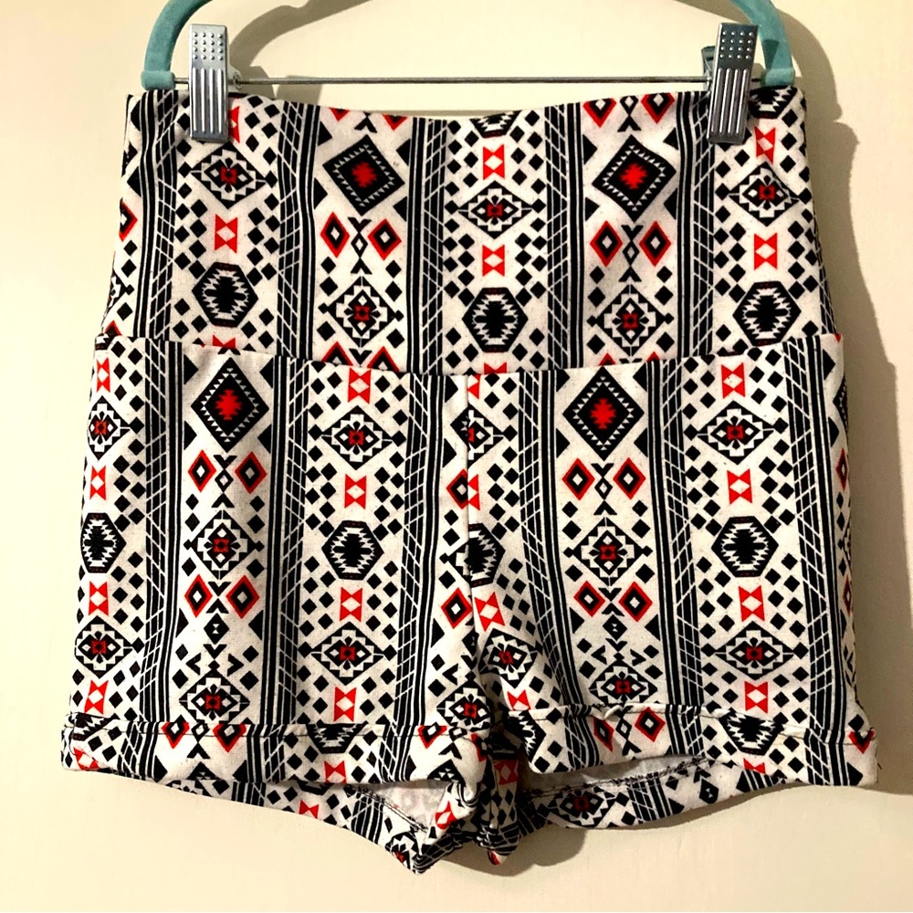 La Apparel Red White & Black Geometric High Waist Stretch Cuffed Shorts size M